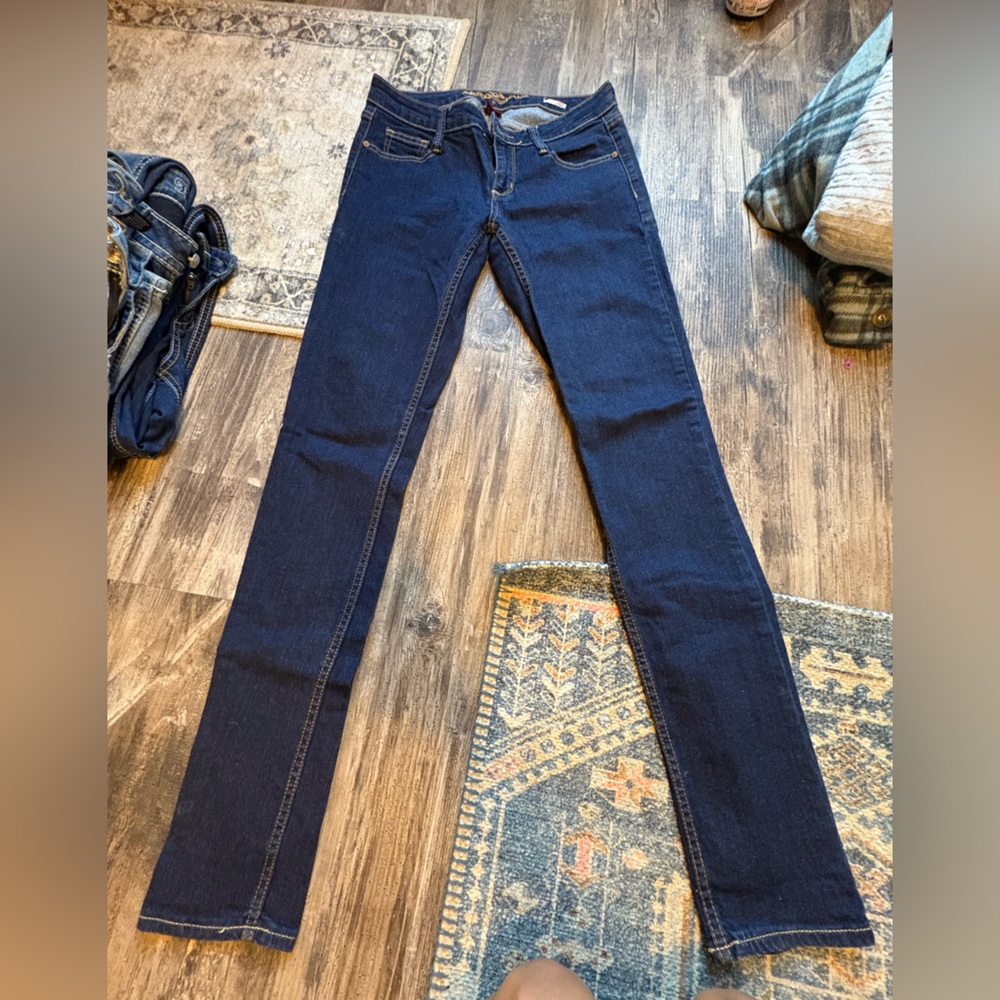 Arizona Jean Company Navy Skinny Jeans in woman’s size 5.